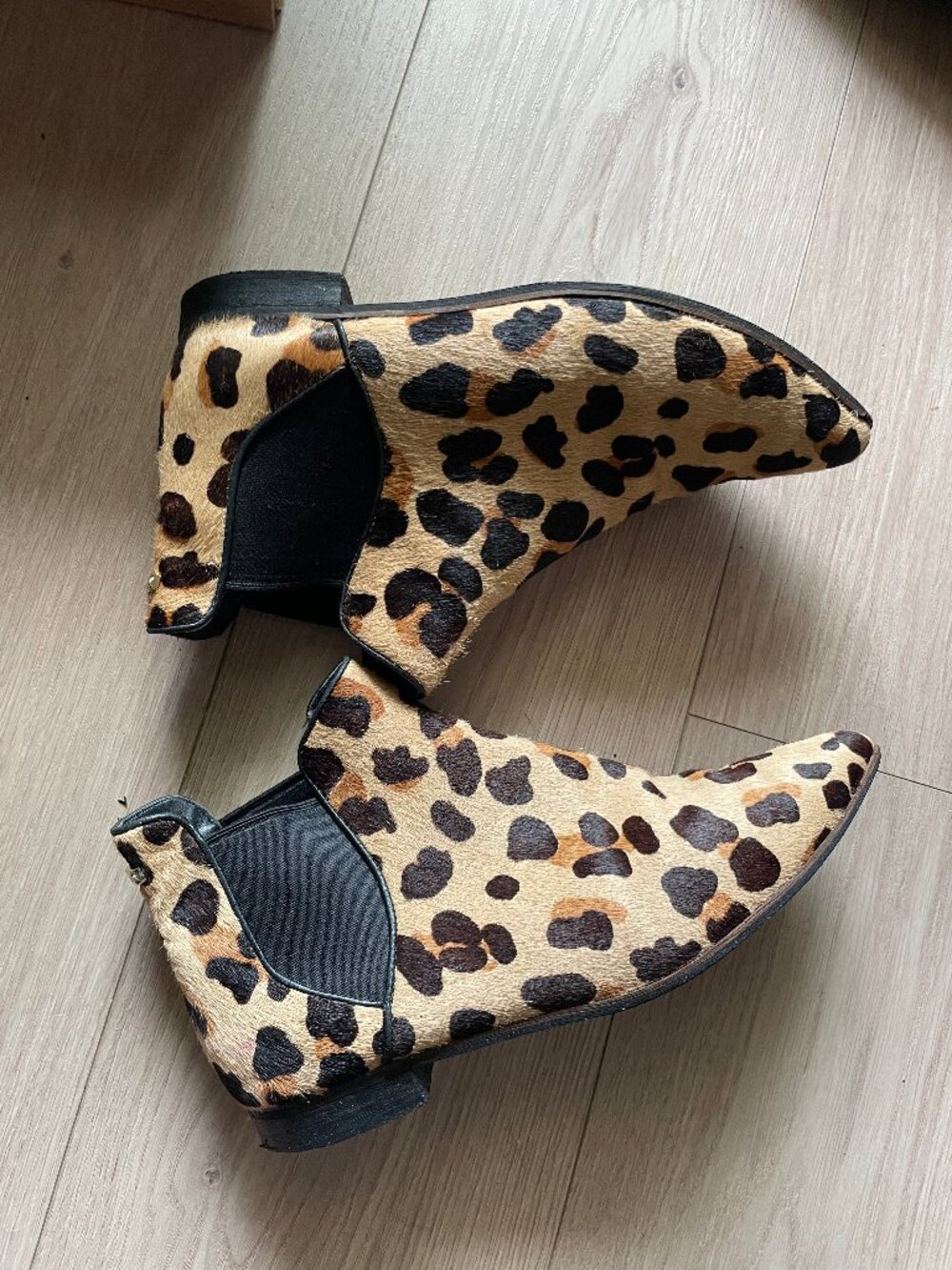 Cole Haan leopard print ankle booties 8.5 animal print shoes flats